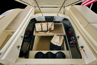 Sportster 28 Outboard Feature Stern Storage