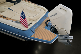 Sportster 28 Outboard Swim Platform Feature